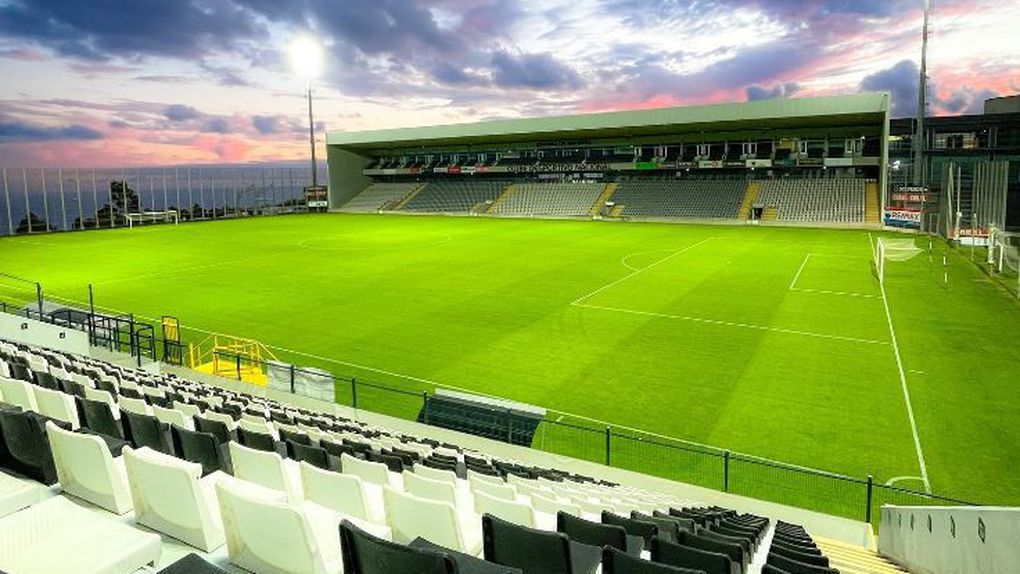 Nacional e Estoril defrontam-se a partir das 17 horas, no Estádio da Madeira, por ocasião da 22.ª jornada da Liga