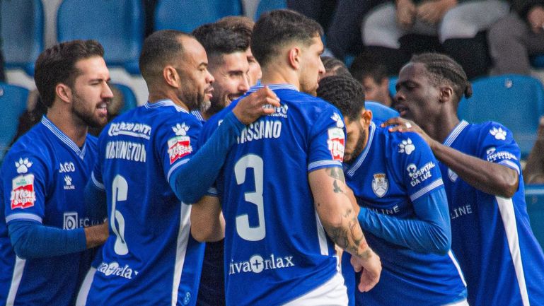 Feirense vence dérbi diante da Oliveirense à lei da bomba
