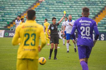 Paços–Feirense termina com tumultos e pancadaria