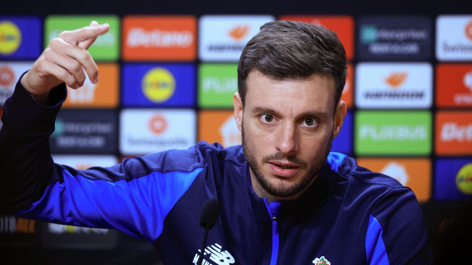 Martín Anselmi projetou em conferência de imprensa o jogo com o Farense
