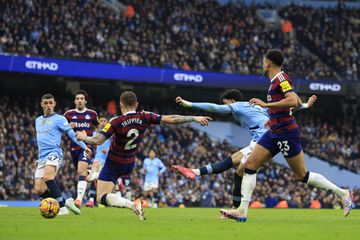 Tarde de sonho de Marmoush na goleada do City