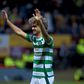 Jota a celebrar o golo com os adeptos do Celtic