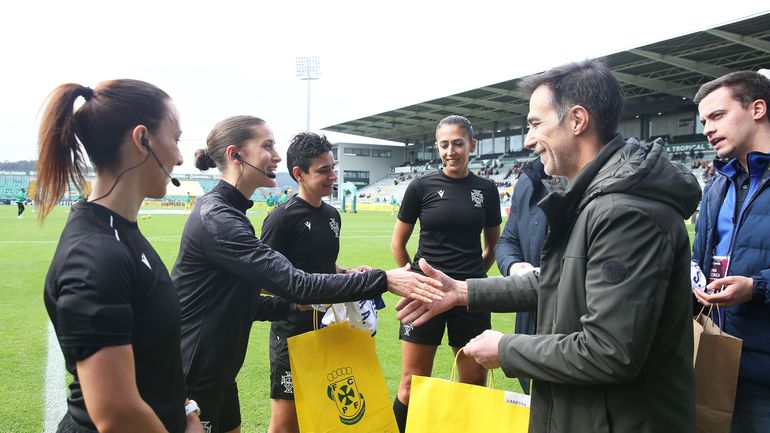 Dia histórico! Equipa de arbitragem 100% feminina apita na Liga 2 (vídeo e fotos)