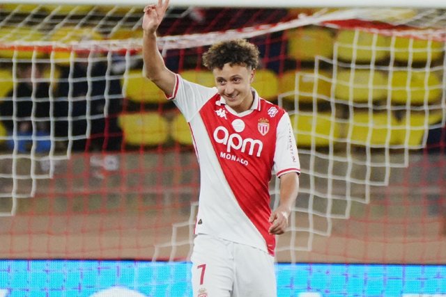 Eliesse Ben Seghir a festejar o terceiro golo do Mónaco