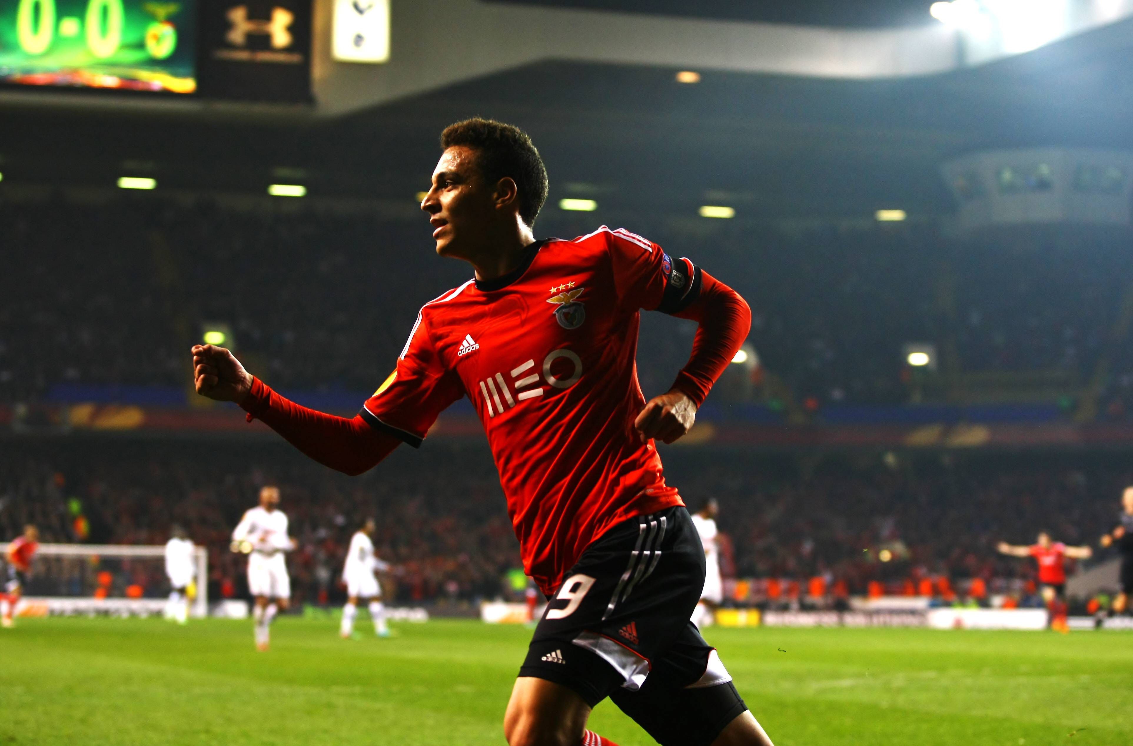 Rodrigo esteve na Luz por três épocas e foi campeão nacional. Rumou ao Valência em 2014/2015