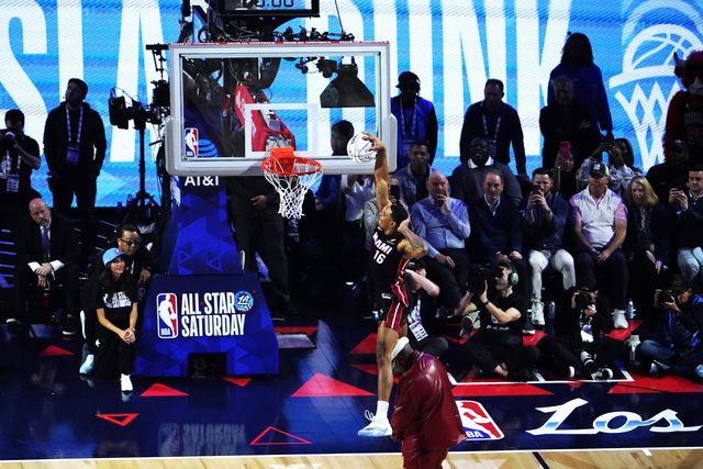 Keshad Johnson no concurso de afundanços do All-Star Weekend da NBA