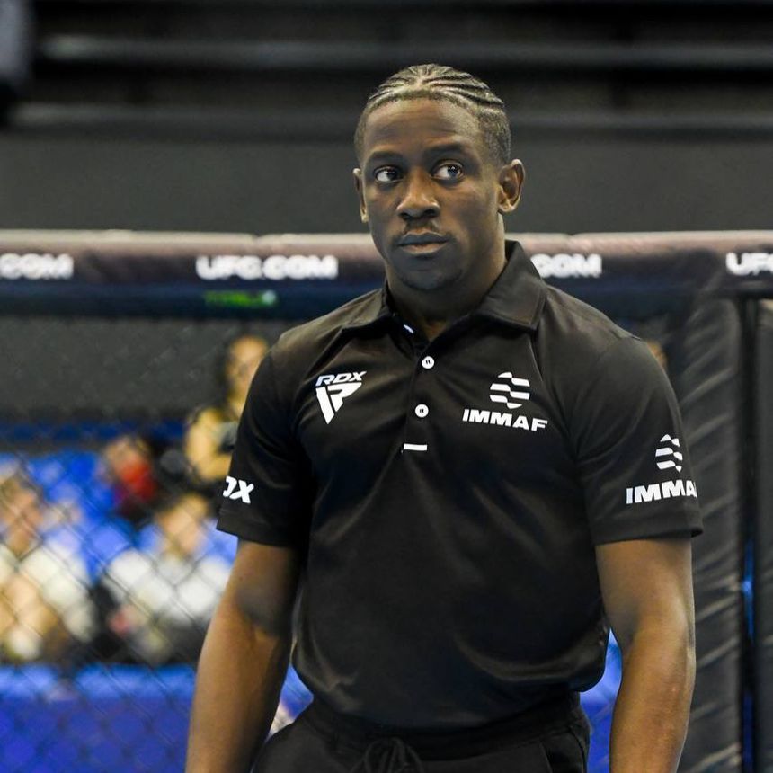 Jair Yoba fez estreia como árbitro na BRAVE Combat Federation