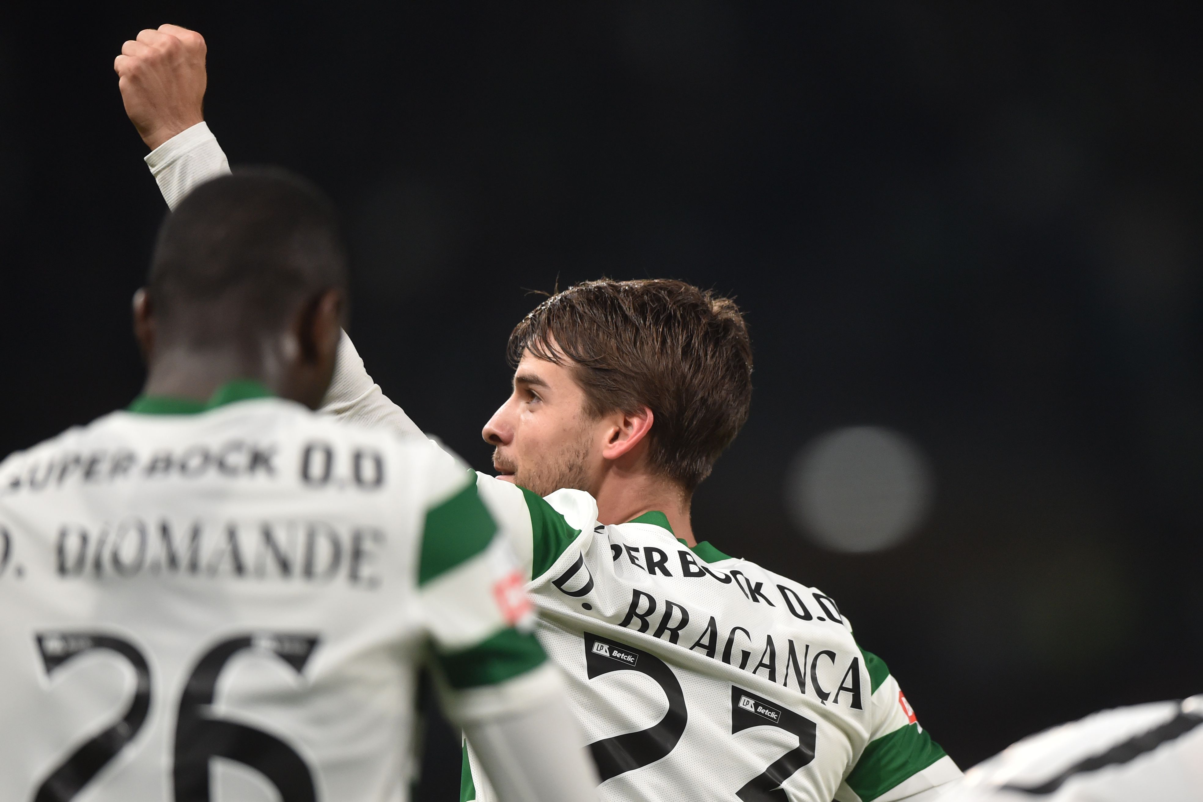 Daniel Bragança celebra golo aos 82' - Foto: MIGUEL NUNES