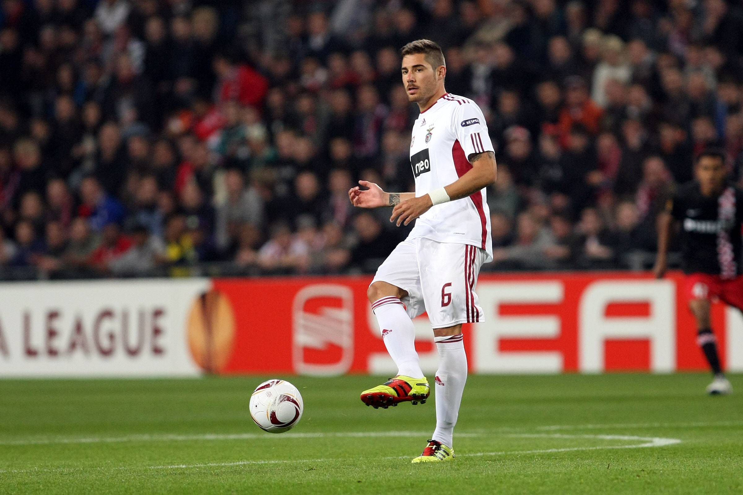 Javi García chegou ao Benfica em 2009/2010 e foi campeão na época de estreia. Mudou-se para o Manchester City em 2012/2013. Voltaria anos mais tarde ao Benfica noutras funções, integrando a equipa técnica de Roger Schmidt