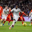 Vinícius Júnior converteu dois penáltis a favor do Real Madrid diante da Real Sociedad