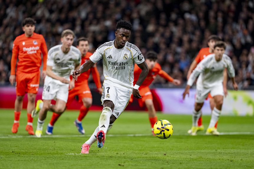 Vinícius Júnior converteu dois penáltis a favor do Real Madrid diante da Real Sociedad