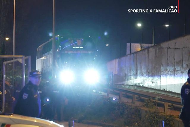 Comitiva do Famalicão chega a Alvalade