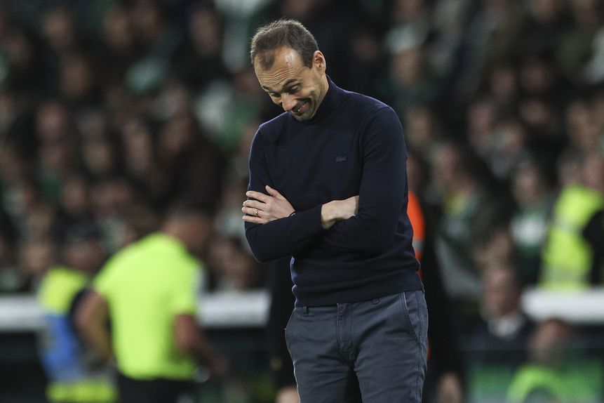 Líder do balneário dos azuis e brancos do Minho com críticas à arbitragem do jogo com o Sporting - Foto: Miguel A. Lopes/LUSA