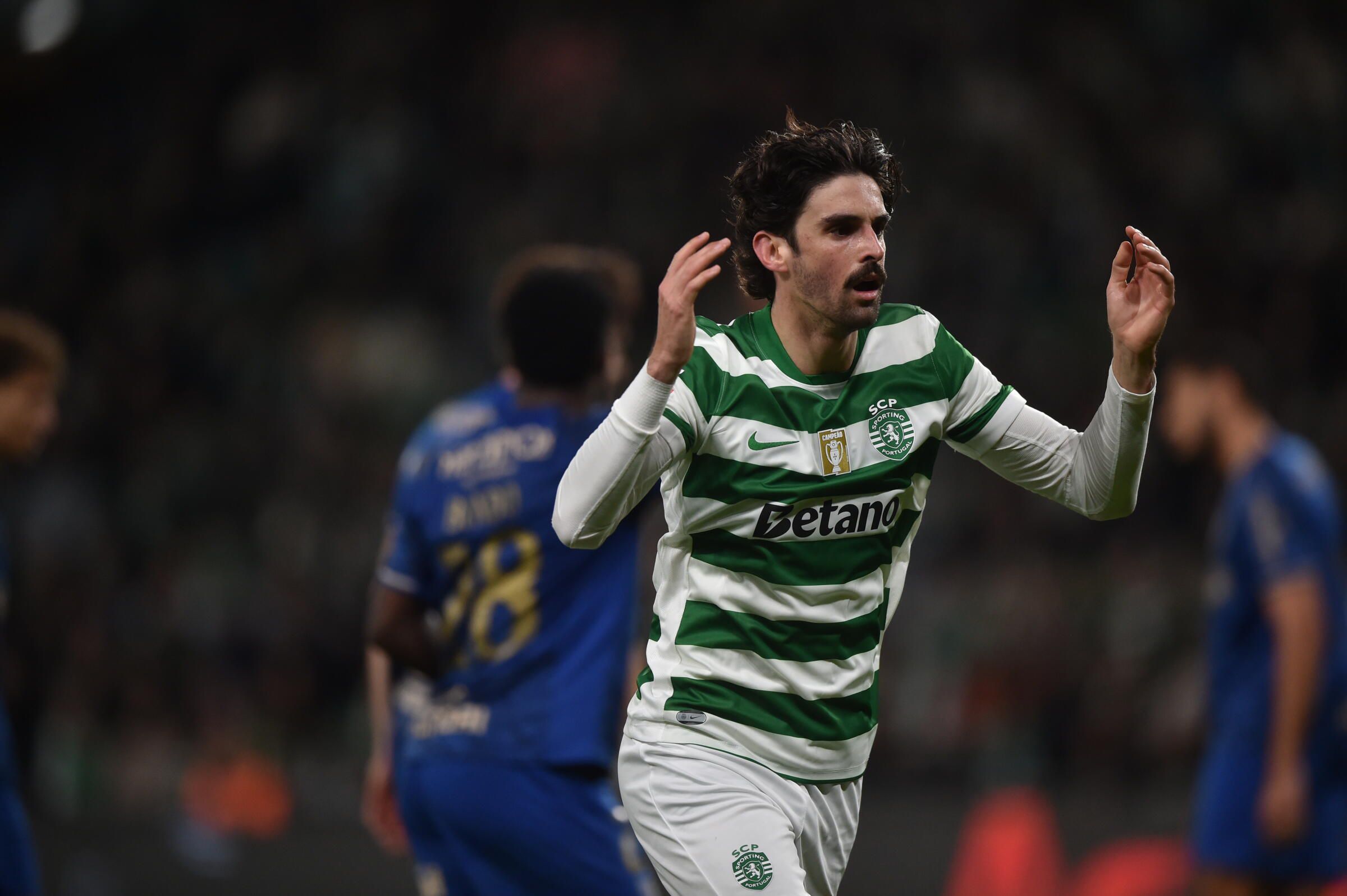 Franciso Trincão desesperava, mas acabaria por fazer a assistência decisiva (Foto: Miguel Nunes)