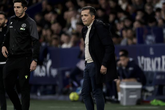 Luís Castro, treinador do Levante - Foto: IMAGO