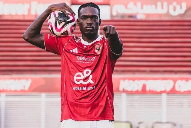 Ieltsin Camões, avançado luso-angolano do Al Ahly do Egito