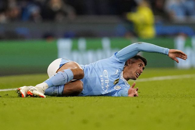 Matheus Nunes «não sentiu muita dor» ao deslocar o dedo