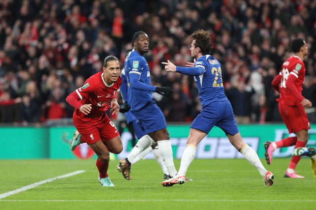 Van Dijk confessa arrependimento por comentários a provocar Chelsea