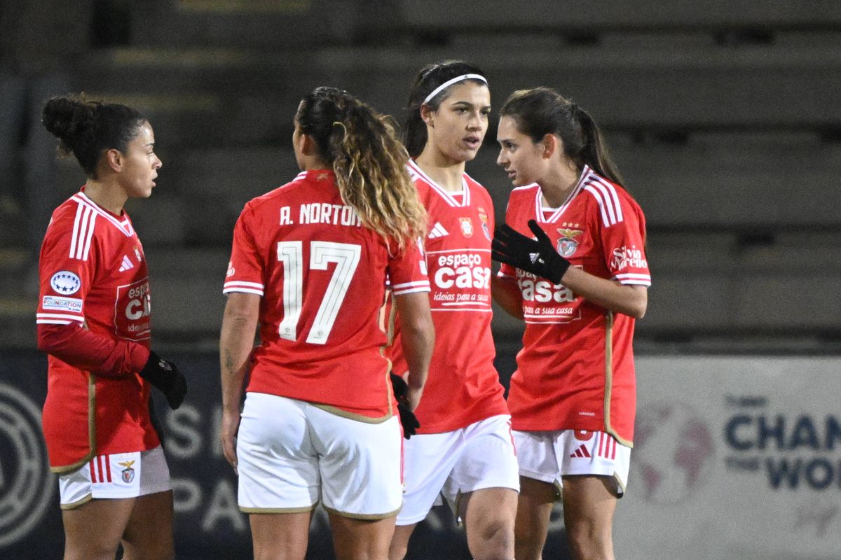 Benfica perto da final da Taça da Liga