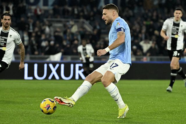 Immobile agredido por adeptos quando deixava o filho na escola