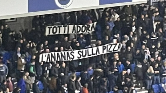 «Totti adora ananás na pizza»: Brighton responde a ultras da Roma