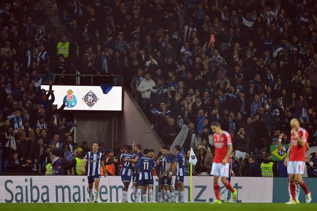 FC Porto vende ficha de jogo autografada dos 5-0 ao Benfica… por mais de 2 mil euros
