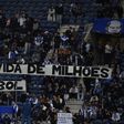 Protesto dos Super Dragões: «Vida de milhões, futebol de tostões» (vídeo)
