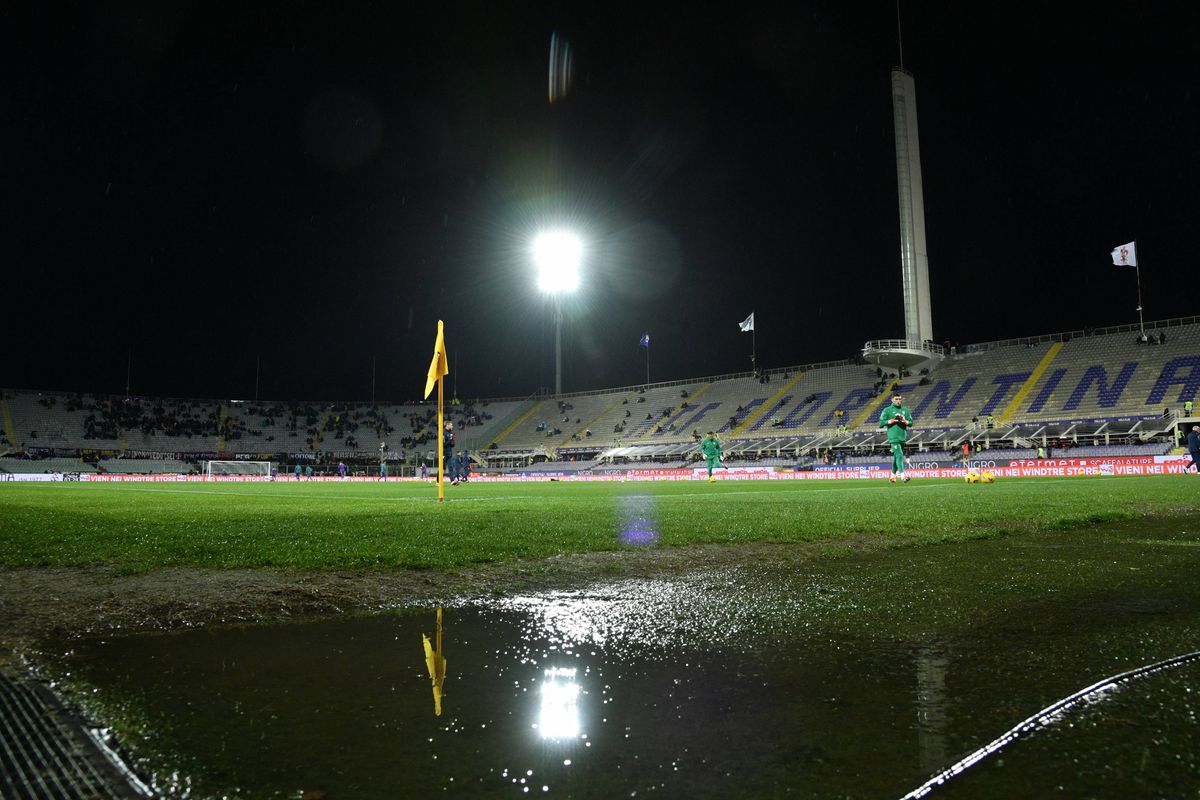 Vídeos: Cheias em Florença põem em risco o Fiorentina-Juventus