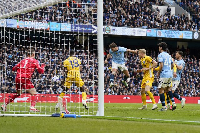 Manchester City volta a marcar passo, empata com o Brighton e dá dores de cabeça... a Portugal