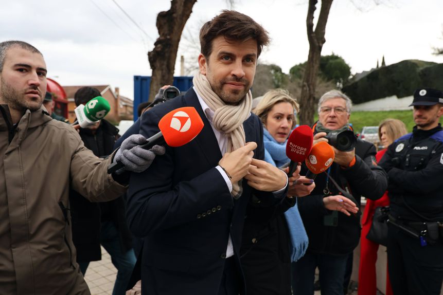Gerard Piqué junto ao tribunal
