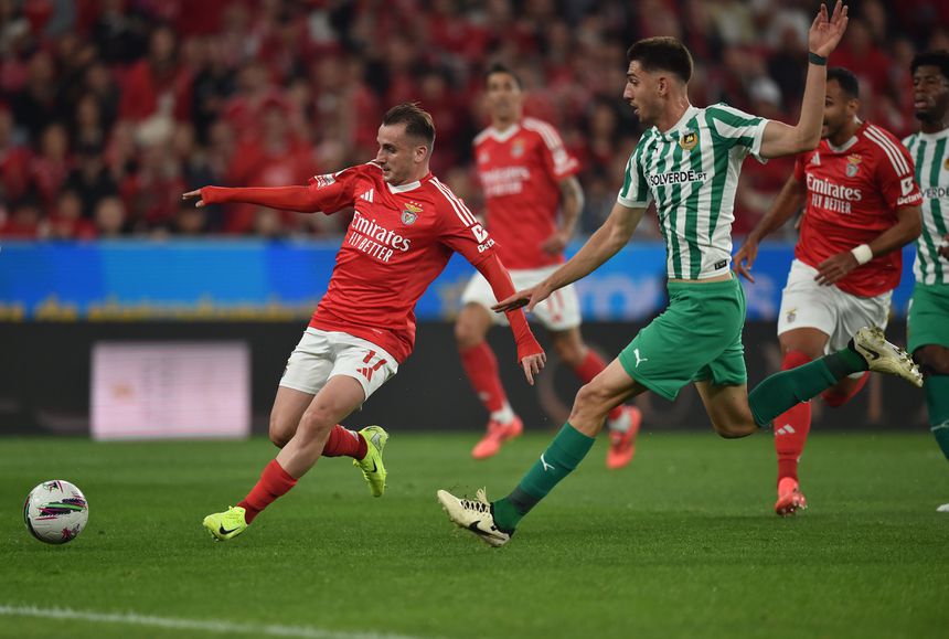 Akturkoglu e Tiknaz no Benfica-Rio Ave da 1.ª volta da Liga, que o Benfica venceu por 5-0