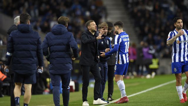 «FC Porto está a lutar por três frentes»