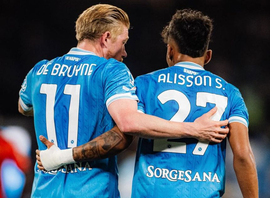 Momento entre Kevin De Bruyne e Alisson Santos - Foto: Instagram/Alisson Santos