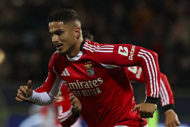 Ivanovic foi lançado a partir do banco e acabou por ser decisivo - Foto: LUSA