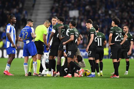 Carlos Macedo foi o árbitro no Dragão - Foto: Rogério Ferreira/KAPTA+