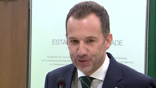 «Sinto-me profundamente cansado»