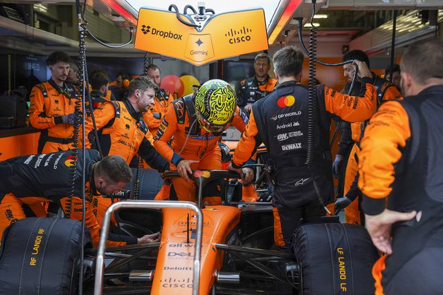 Oscar Piastri nem saiu da box - Foto: IMAGO