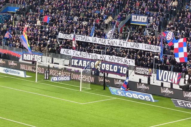 Protesto dos adeptos do Valerenga - Foto: Fútbol Noruego/X