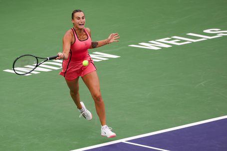 Sabalenka 'vinga-se' de Rybakina e conquista Indian Wells pela primeira vez