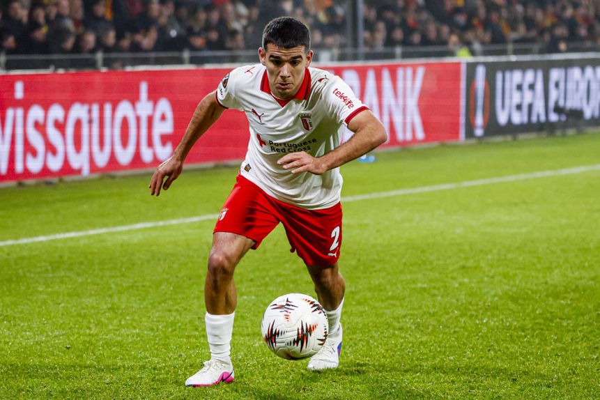 Sempre que está disponível, lateral-direito espanhol entra nas contas de Carlos Vicens