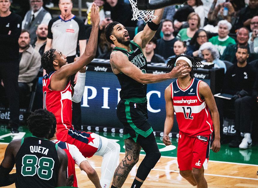 Queta e Jayson Tatum X/Boston Celtics