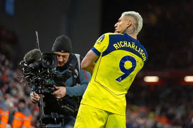 Richarlison marcou o golo do empate do Tottenham frente ao Liverpool - Foto: Imago
