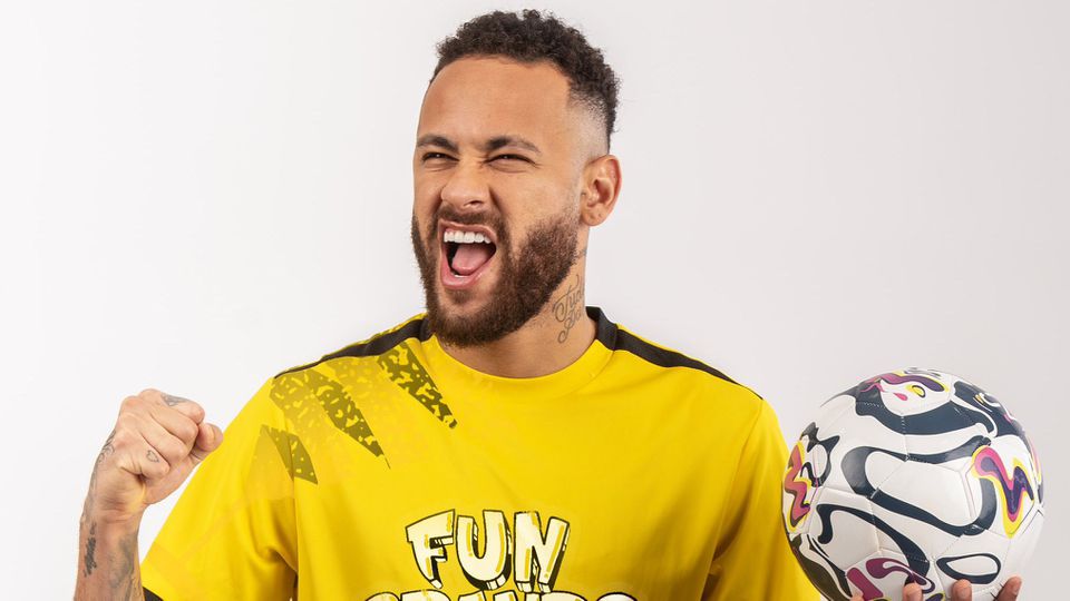 Neymar aproveita a lesão para anunciar… nova linha de cocktails