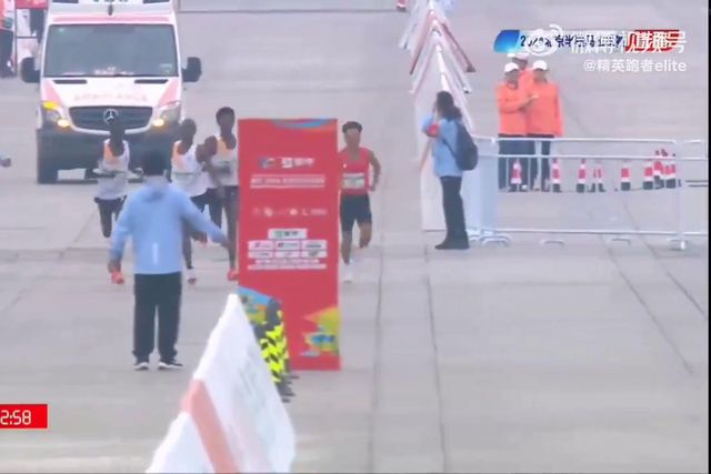 O polémico final da meia maratona de Pequim que está a ser investigado