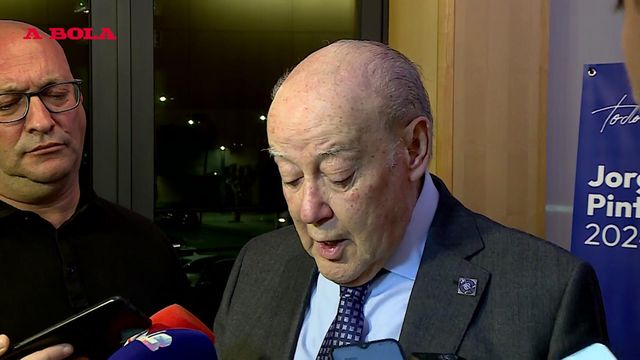 Questionado sobre o fair-play financeiro, Pinto da Costa lê comunicado