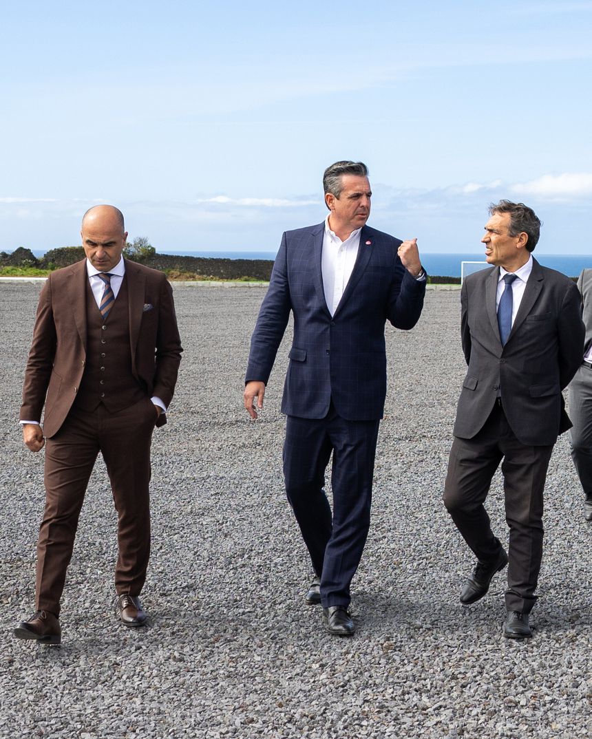 Roberto Martínez e Reinaldo Teixeira estiveram nos Açores (Foto: Santa Clara)