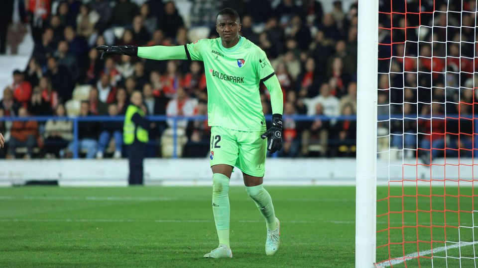 Andrew foi formado no Botafogo antes de rumar a Barcelos, onde tem brilhado entre os postes