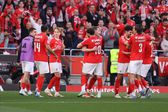 Jogadores do Benfica a celebrarem o golo anulado a Schjelderup ao Arouca