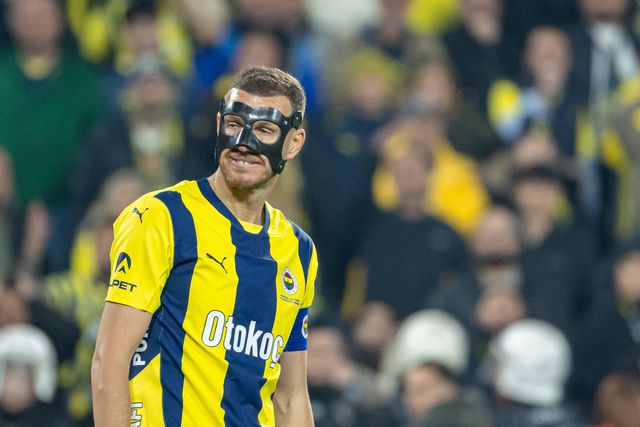 Edin Dzeko deve deixar o gigante de Istambul na janela de verão