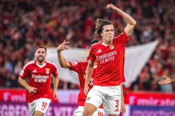 Benfica: renovação de Carreras em marcha